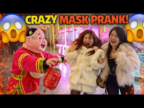 Sydney statue shock: when the cowboy comes to life 😱 CRAZY PIG MASK PRANK IN PUBLIC! 😱