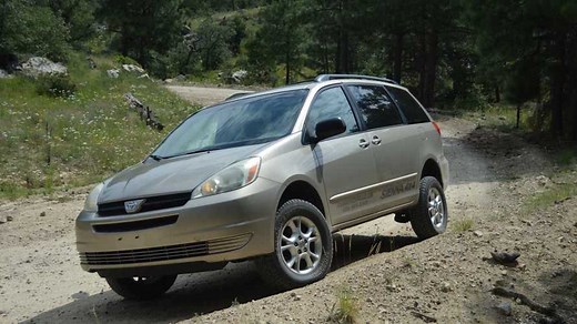 Yes, You Can Buy A 3.5-Inch Lift Kit For A Mid-'00s Toyota Sienna