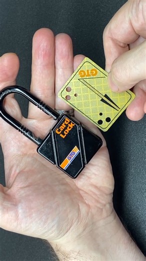 Unusual Credit Card Padlock pt #asmr #hack #hacker #escape #security #tactical #lockpicking #LOCK #padlock #bypass #locksmith #science #military #secret #viralvideo #foryou #fyp #fypシ゚ #fbreels | Lock Picking V