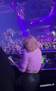 😱 TENEMOS A LISA LATINA 💃💛 LISA X DJ SNAKE💙 OMG estoy llorando 😭 no saben la Felicidad que me da que ver este video, donde LISA disfruta de su vida y lo feliz que se ve 😍🥰😘👑 Lili.R7🔹️ | GodLisa