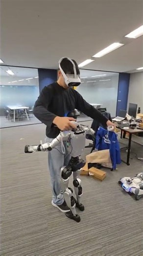 NVIDIA SONIC is so much fun!#robot #robotics #ai #viral #techy #nextgen #humanoid #wow #hugs