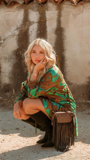 Michelle - Vintage Boho Bags ❤️ on Instagram: "Love the hug. Still doesn’t do the dishes, though… 😂❤️ At Vintage Boho Bags, our all female team of artisans hand make everything in sunny California with love ... so you’re getting a one of a kind masterpiece and supporting a small business that is repurposing 100% authentic designer bags and giving them a second chance all while saving you a ton of money! We can even REPAIR or REVAMP your own bag that you send in! FREE quotes - just check out our