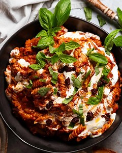 Whipped Ricotta Chicken Pasta with Sun Dried Tomatoes. A one pot pasta that’s a little bit (rustic) fancy.👌 https://www.recipetineats.com/whipped-ricotta-one-pot-chicken-pasta/ | RecipeTin