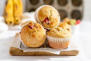 Easy And Healthy Banana Rhubarb Muffins