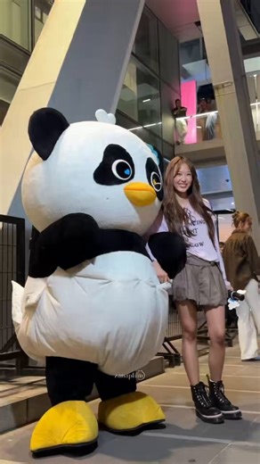 Film said in the video, “No flash” but someone still used a flash. 🥲⚠️Next time, we might need to seriously campaign against the use of Polaroid cameras or only allow cameras that have a mode to turn the flash off. ⚠️#GMMTVFANIVAL2026xNamtanFilm