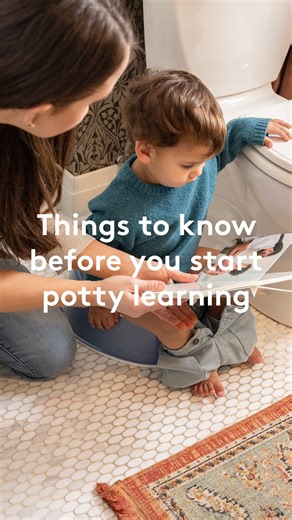 Lovevery Europe on Instagram: "Every child’s potty learning journey is a little different, and that’s perfectly fine. Rather than thinking of it as “training,” try seeing it as teaching your toddler a brand-new skill, step by step. Here are five things to keep in mind before you begin: 💞 Find your family’s pace: Whether you dive in or take it slow, go with what feels right for your child and your household. 💬 Keep language positive: Use calm, matter-of-fact phrases (“Your nappy is wet, let’s c