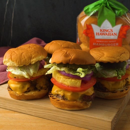 Maui Burgers are tropical BBQ twist you need right now 🤤 Full recipe: http://dlsh.it/Grwb1Pn Get the 100 Delish Days Of Summer recipe collection NOW: http://dlsh.it/cOdVzyP | Delish