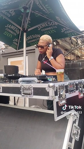 Discover the Lekompo Balcony Mix Experience