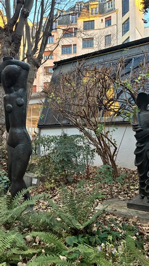 Nature peinture on Instagram: "Aujourd’hui, on vous emmène avec nous pour la deuxième partie de cette série de vidéo au cœur de l’exposition Zadkine Art déco. Une visite guidée, à notre façon, pour découvrir comment l’art entre dans le quotidien. Et si vous voulez prolonger l’expérience : l’exposition est visible du 15 novembre 2025 au 12 avril 2026 toutes les infos sont sur le site et le compte du @museezadkine . #histoiredelart #art #historyofart #culture #peinture #sculpture #artmoderne #zadk