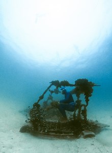 12K views · 606 reactions | C L u B K ^ r T Beep beep. Fundive in the underwater club kart. Take us to the pier  隆‍♂️ Penguin_Juanderer Tv  TravelOne VAL #AzulFreediving #FreedivingInAmanpulo | Azul Freediving | Facebook