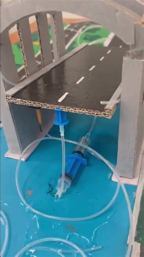 Hydraulic Bridge Model 🚢 | How Bridges Lift for Ships