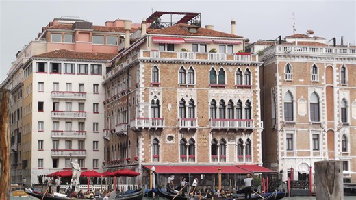 L’hotel Bauer di Venezia nel mirino di Bernard Arnault. Offerte per 275 milioni | MilanoFinanza News