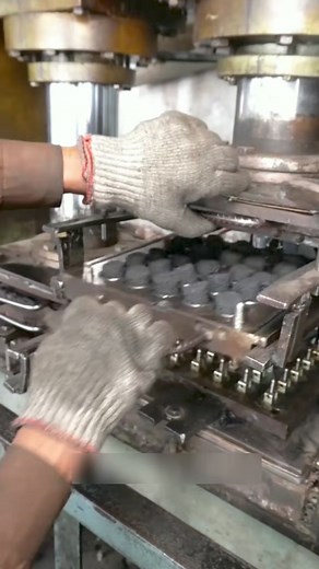 Rubber coating process #manufacturing #manufacturer #factory #hardwork #viralreelsfb #trendingreels #bussiness #america #UnitedStates #usa #uk #unitedkingdom #netherlands | Funvid
