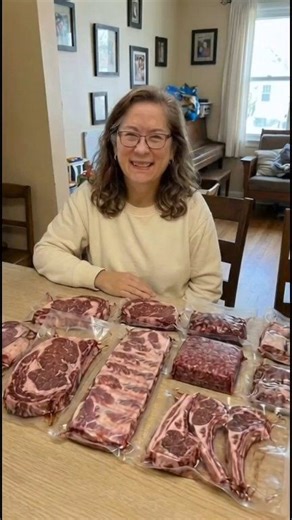 Those interested in the free meat bundle box, say "me." Tomorrow afternoon, one box per person will be delivered. Submit your zip code. | Free Food Delivery Near Me