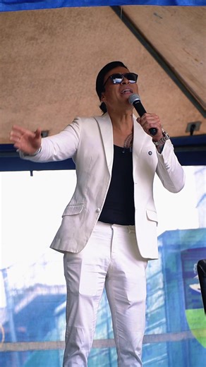 Sigo llevando alegría a mis niños! Yo no soy de vacaciones! Entrega de regalos en Carolingia Z6 de #Mixco.