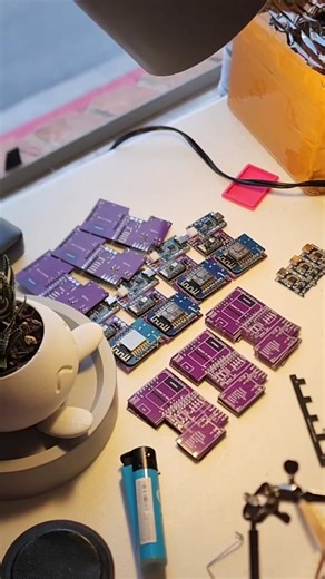 a glimpse of making slime trackers for our costumers 🫶 #smallbusiness #slimetrackers #vrheadset #vrchattiktok #pov #virtualreality