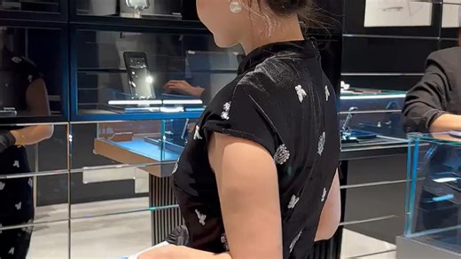 一张黑卡换一部威图X9，旗舰配置 超长续航，商务出行拍照开会都给力，真实用户用过都说值！