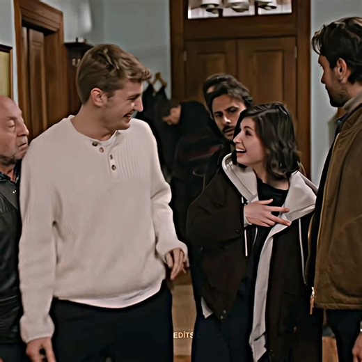 ULA NEYE GÜLÜYORSUN YA #ErdemŞanlı #ZeynepAtılgan #İsFad #ErZey #TaşacakBuDeniz