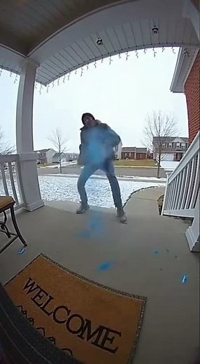 Smoke Bomb Bait Package Makes Thief Drop the Box and Run