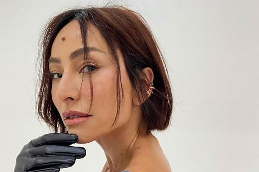 Sabrina Sato surge completamente nua e bumbum choca: "Bem redondinho"