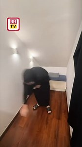 703K views · 8K reactions | Walaupun hidup dalam ruang seluas 45 kaki persegi dan memiliki tujuh helai pakaian sahaja, seorang doktor serta suaminya kini berasa lebih tenang dan selesa dengan kehidupan sekarang. Berita penuh: https://www.bharian.com.my/berita/nasional/2025/11/1467289/pasangan-doktor-pilih-gaya-hidup-minimalis-tinggal-dalam-bilik-kecil | Berita Harian Online | Facebook