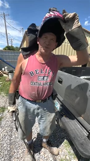 BILLY’S FABULOUS FABRIFICKASHUNS How To Fix Broken Truck Bed With Easy Weld Solution DIY YESWELDER #mechaniclife #vehiclerepair #garagelife #carrepair #fixmycar #videotrending #carcare #reelsforyou #automotiverepair | Lemieux Reel