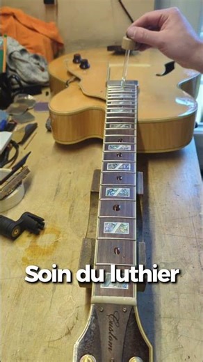 From Dirty to Clean 🎸 | Nettoyage de guitare à l’atelier
