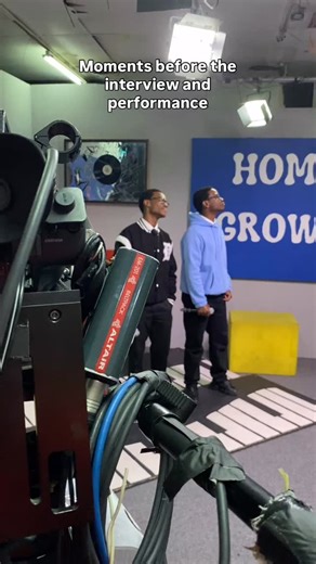 it was the beginning of the show and they made it look approachable and free to blend and interact #twinnietheus #fyp #sahiphop | Twinnie the us