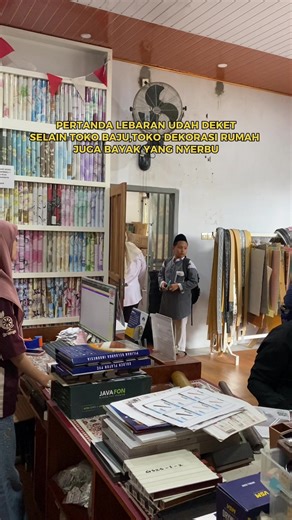 Guys buat kalian yang lagi bingung cari offline store(toko offline)untuk produk dekorasi rumah,boleh banget nih lngsung dateng ke toko Adipati dinding untuk alamatnya ada dibawah👇😊 📍 *Pusat Utama - Blokagung*: 📌 (Utara Ponpes Mukhtar Syafa'at Blokagung, Jalan Karangdoro, RT.2/RW.3, Karangdoro, Tegalsari, Banyuwangi) 🗺️ Lokasi Maps: https://g.co/kgs/NNsvtL 📍Cabang 2 genteng,pertokoan bulak lidah depan perumahan Villa Ijen Diamond 📍 *Cabang 2-Benculuk* 📌 (Dusun Purwosari, Krajan, Benculuk,