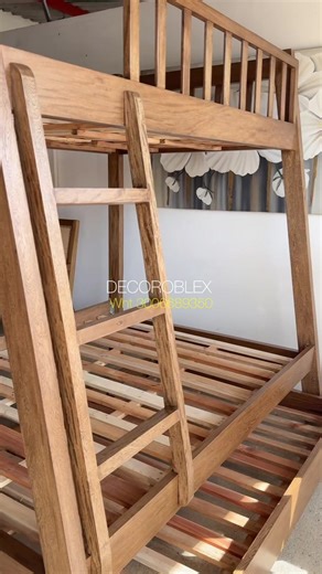 Camarote dos niveles elaborado en madera roble macizo pintado en color envejecido con barrandas de seguridad más cama auxiliar en medida doble más semidoble Valor camarote doble $ 2.300.000 #camas #camarotes #camarotespersonalizados #maderasymuebles #mueblesenmadera @Silvestre Dangond @Iván villazón