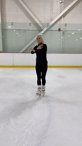 Do you need help with your toe loop or double toe? We are here to help you with all your off ice training. Parents- if you see your skater struggling with this jump. I can guarantee we have drills and exercises to help correct positioning on the floor to make your skater better understand the movement pattern. Email me to book an assessment - book@flexafit.com #flexafit #figureskaterfitness #reachnewheights #adultskater #officetraining #figureskaterlife #adultskater #figureskating #figureskater 