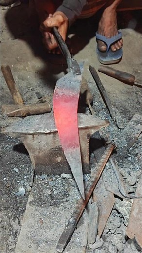 Forging a Knife from Fire ✅💡 #craft #handmade #skills #viral