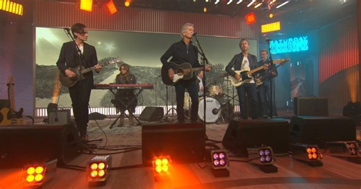Saturday Sessions: Rodney Crowell performs "Rainy Days in California"