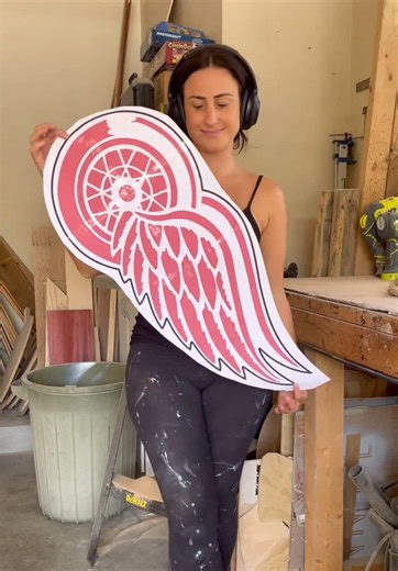 Timber to tradition with a bit of a vintage flair. 🥅🏒 Bloodwood for the win. What do you guys think? #detroitredwings #redwings #detroit #nhl #michigan