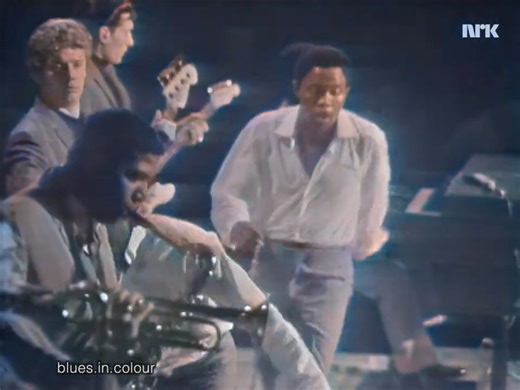 Sam & Dave - 'Hold On' live [Colourised] 1967 Double Dynamite with one of the best bands of all time during the Stax/Volt Revue filmed in Oslo on April 7, 1967 by NRK – the Norwegian public broadcasting corporation. I don't make anything colourising these videos so please support the channel with the tip link here if you can its greatly appreciated! https://tr.ee/vDvH8nOpUB Sam Moore: Vocals Dave Prater: Vocals Booker T: Hammond Organ Steve Cropper: Guitar Duck Dunn: Bass Al Jackson: Drums Wayne