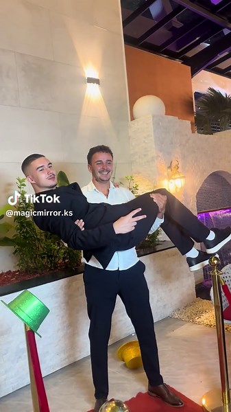 ✨Pershendetje 🤗, t’ju informojmë se Photobooth-i (Magic Mirror) ynë është tani në dispozicion për ngjarjet tuaja. 📝Rezervoni tani dhe përfitoni nga zbritjet tona sezonale ..! 📝Për rezervime dhe informacione të mëtejshme, ju lutemi të na kontaktoni sa më shpejt të jetë e mundur, Faleminderit! . . . . . . . . . . . . #fyp #dasma #photographer #event #kosovë