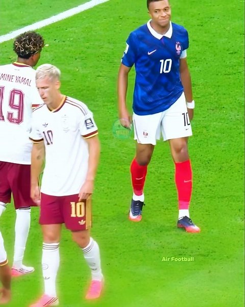 Mbappe’s reaction to Yamal’s high IQ penalty 😂🥶