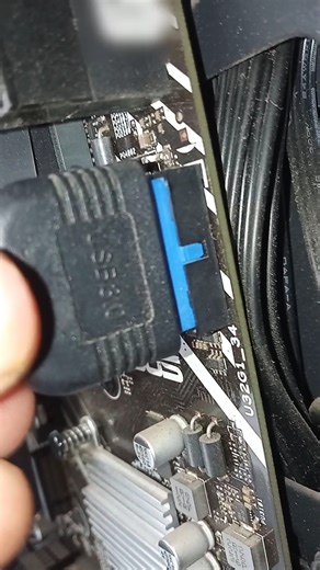 Stupid USB 3.0 Connector 😭 #pcbuild #pcbuilder #pcbuilding #pctech #tech #computer