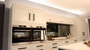 3K views | Helmsley Painted Dove Grey & Carbon Discover the Helmsley kitchen range, on display on the ground floor of our Yorkshire showroom. Featuring a Dove Grey and Carbon finish, the Helmsley kitchen boasts a 20mm painted inframe door with flush joints, a solid wood woodgrain frame and a flat centre panel. A full specification of everything used in this kitchen display: bit.ly/yorkshire-set-21 | DIY Kitchens | Facebook