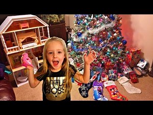 Christmas Morning Special 2016, Santa's Footprints, Eaten Cookies and Carrots & Opening Presents