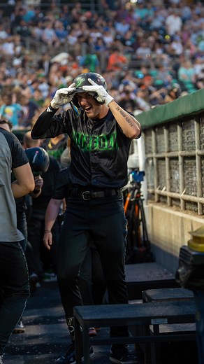 UNBEAVERABLE!!!!! DYLAN WITH A GRAND SLAM!!! 🤯🔥 This guy is so good at baseball!! Tides are up 11-1 #AnchoredinFun | @dylan.beavers | Norfolk Tides