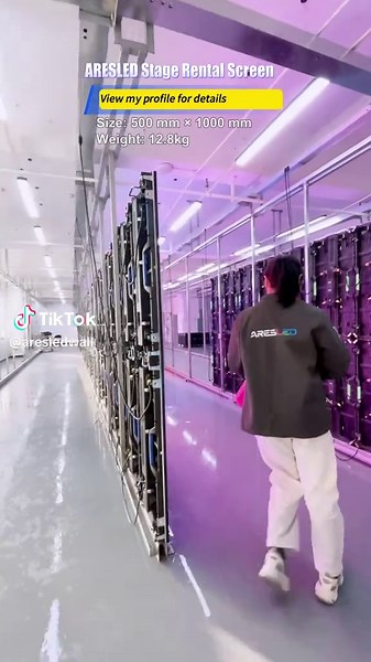 LED stage rental screen undergoes water-splashing test before leaving the factory.#WaterproofLEDscreen #stagedisplays #HD #outdoorledscreen #ledscreenfactory #ledwall #StageScreen #ledvideowall #p3 #LEDrentalledscreen #leddisplay