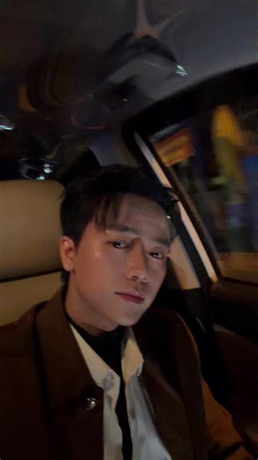 Hands-on Guide to Making Easy Hand Signs