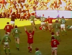🙌 It was worth the wait… 🙌 #OnThisDay in 1976, The Welsh Rugby Union secured the Triple Crown in style with their first win over Ireland in Dublin for 1️⃣2️⃣ years | Guinness Men's Six Nations