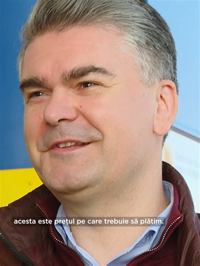 Carburanții s-au scumpit din nou, pentru a șaptea oară de la începerea războiului din Iran. Vineri, motorina standard a trecut de pragul de 9 lei pe litru la unele benzinării, în timp ce prețul benzinei standard a ajuns la 8 lei și 50 de bani. În ciuda prețurilor în creștere, traficul din orașe nu se reduce, semn că românii sunt dependenți de mașină, explică specialiștii. Între timp, de teama scumpirilor și mai mari care vor veni, companiile își fac stocuri de carburanți. Detalii, pe euronews.ro