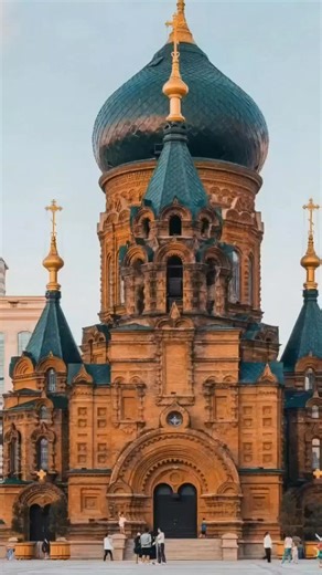 Christmas magic has arrived in Harbin. 🎅✨ From St. Sophia Cathedral to the Harbin Grand Theatre, the city’s iconic landmarks are dressed in festive decorations, bringing warmth and cheer to the winter season. 🏰❄️ Wishing everyone a joyful Christmas filled with light, wonder, and holiday spirit from China’s “Ice City.” 🎄🎁 #Harbin #Christmas #IceCity #FestiveSeason | Discover Harbin