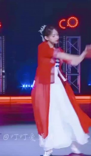 Traditional Chinese Dance Performance by Cheng Xiao