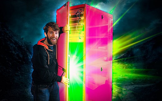 【官方双语】骚气十足的新机架！Linus新家记#linus谈科技