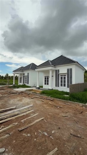 PROMO RUMAH SUBSIDI TAHUN 2026 *Perumahan Villa adiba 2. Lokasi Jl. Kasturi - Sui rengas Kuburaya Kalimantan Barat* Booking unit Rp. 2.000.000 ( mengurangi harga Rumah) setelah booking akan dikirim kwitansi oleh perusahaan. ----------------------------- 👉DP 2 juta ( mengurangi harga) 👉Diluar endapan 👉Diluar Akad KPR ------------------------------ Setelah booking kirim KTP & KK untuk PROSES Bi cheking. Selajutnya akan di hub admin perumahan kita . Lokasi hanya 3 menit dari jembatan TPI atau ba