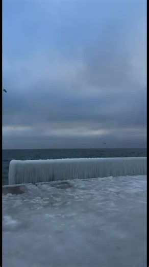 Поселок Котовского Поскот on Instagram: "На завтра в Одессе и области объявлено штормовое предупреждение желтого уровня. Синоптики прогнозируют налипание мокрого снега, гололедицу, туман и ухудшение видимости до 200–500 метров. #pskot #odessa #поскот #поселоккотовского #одесса"